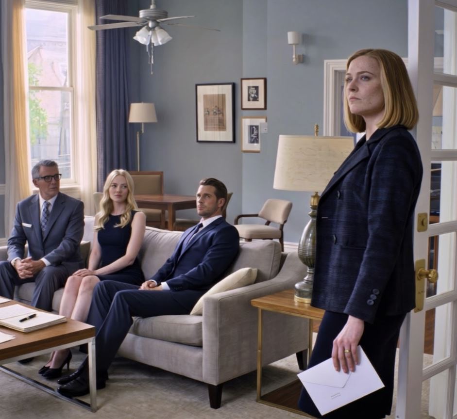 Ich war gerade von der Beerdigung zurückgekehrt, als mein Mann mir nicht einmal Zeit ließ, meine Tasche wegzulegen. Er sah mir direkt in die Augen und platzte mit eisiger Stimme heraus