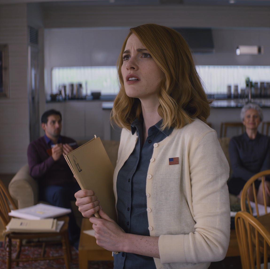 Veckor före bröllopet började jag lära mig teckenspråk bara för att känna mig närmare honom… men den kvällen förstod jag äntligen vad han tecknade till sin ”mamma” – och hela vårt hus kändes plötsligt som en iscensatt föreställning, så jag valde att vara tyst på ett sätt de aldrig hade förutsett… – Nyheter