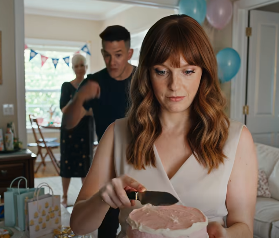 Ingen från min familj kom till min babyshower, inte ens mina föräldrar eller min bästa vän. Min man tittade på mig och ropade: “Vilken sorts föräldrar har du som inte ens orkade dyka upp?