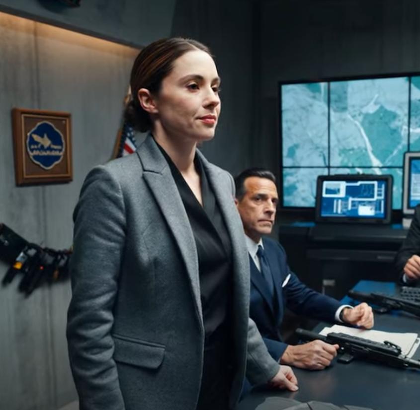 Han frågade om hennes rang som om det vore ett skämt – Briefingrummet blev tyst när den officiella uppdateringen dök upp