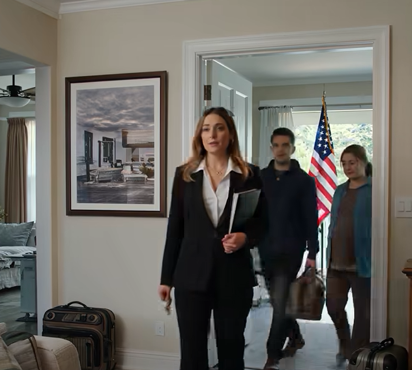 Jag köpte mitt eget hus och lät mina pensionerade föräldrar bo hos mig. Sedan flyttade mamma in min bror och sa att det stora sovrummet skulle vara hans. När jag vägrade lade de ut mina tillhörigheter som om jag inte hörde hemma där. Så jag gav dem 24 timmar på sig att göra andra arrangemang… – Nyheter