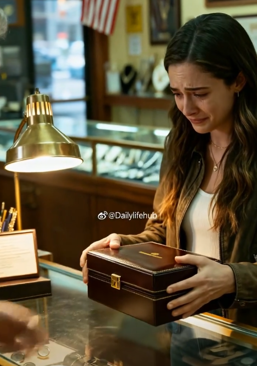 ”Jag fick ett samtal på jobbet från en pantbanksägare som sa: ’Jag tror att jag har något som tillhör dig.’ Jag fick en tumult i magen – eftersom Rolexen som pappa lämnade till mig låg i skrivbordslådan… tills jag öppnade den och inte hittade någonting.”