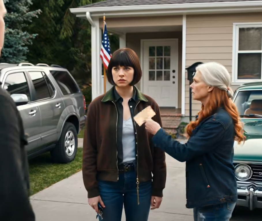 Jag kom hem från jobbet och hittade min bror och hans fru inne i mitt hus, där de pratade om renoveringar “när det väl är deras”. Sedan krävde mina föräldrar att jag skulle överlåta huset till honom. Jag vägrade och anmälde. – Nyheter