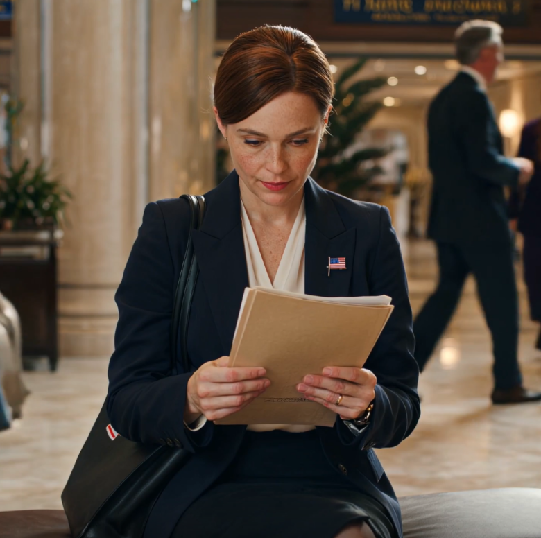 ”Vi släpper dig lös”, sms:ade min chef medan jag jobbade utomlands för företaget. ”Ditt företagskort är spärrat. Kolla hur du tar dig hem själv, förlorare.” svarade jag. ”Tack för att du berättade.” Vad hände när de öppnade kontoret nästa morgon… – Nyheter