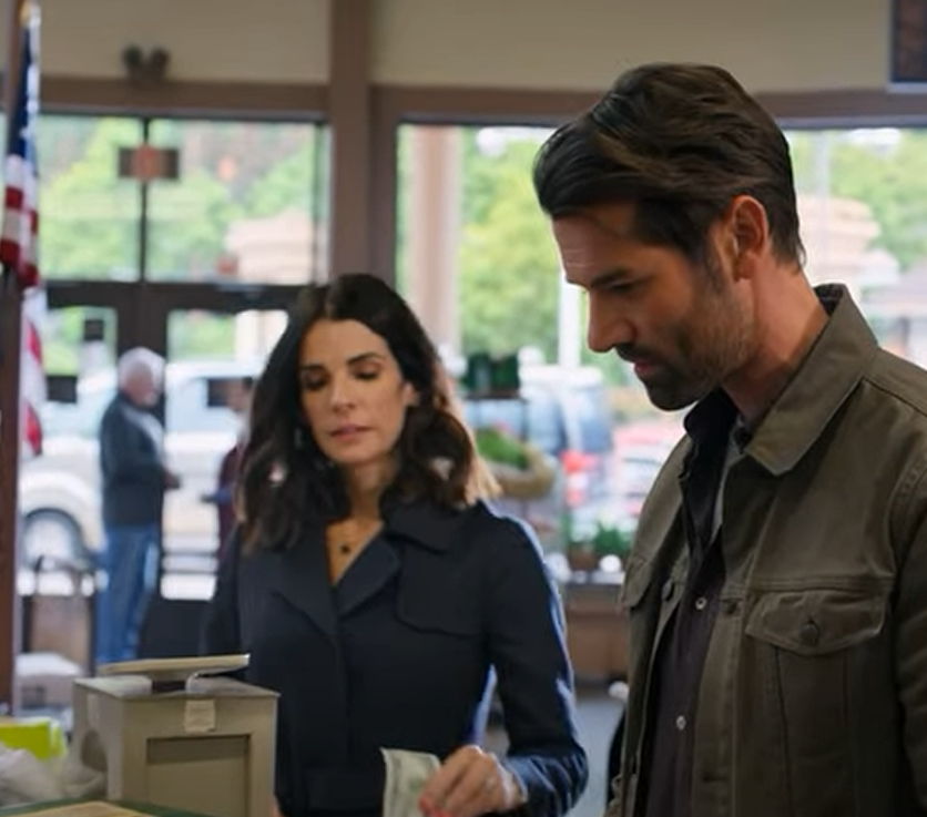 En kvinna stod upp för en främling i kassan och gav honom sina sista pengar. Hon visste inte att hon skulle få ett konstigt meddelande på morgonen och att hennes liv plötsligt skulle förändras… – Nyheter