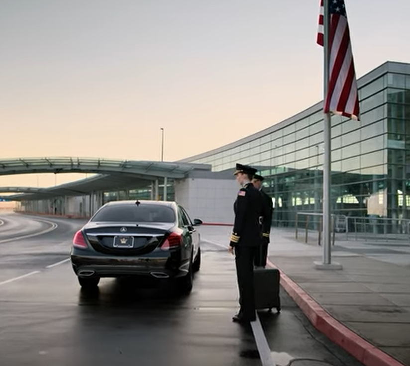 Min morfar – en general – gick bort. Mina föräldrar fick herrgården och pengarna. Advokaten gav mig ett kuvert med en enkelbiljett till London. Pappa skrattade… – Nyheter