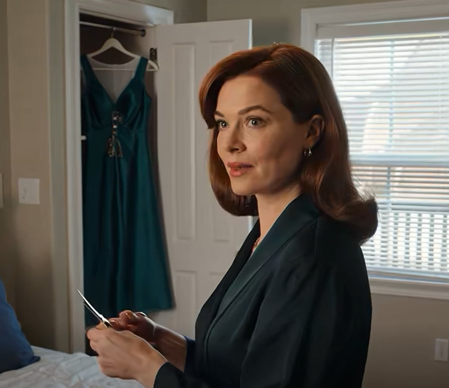 Dagen före min 50-årsdag besökte min avlidne far mig i en dröm – så tydligt kändes det som att rummet höll andan. Han stod i dörröppningen som han brukade, i den där välbekanta grå tröjan, med ögonen stadiga och allvarliga.