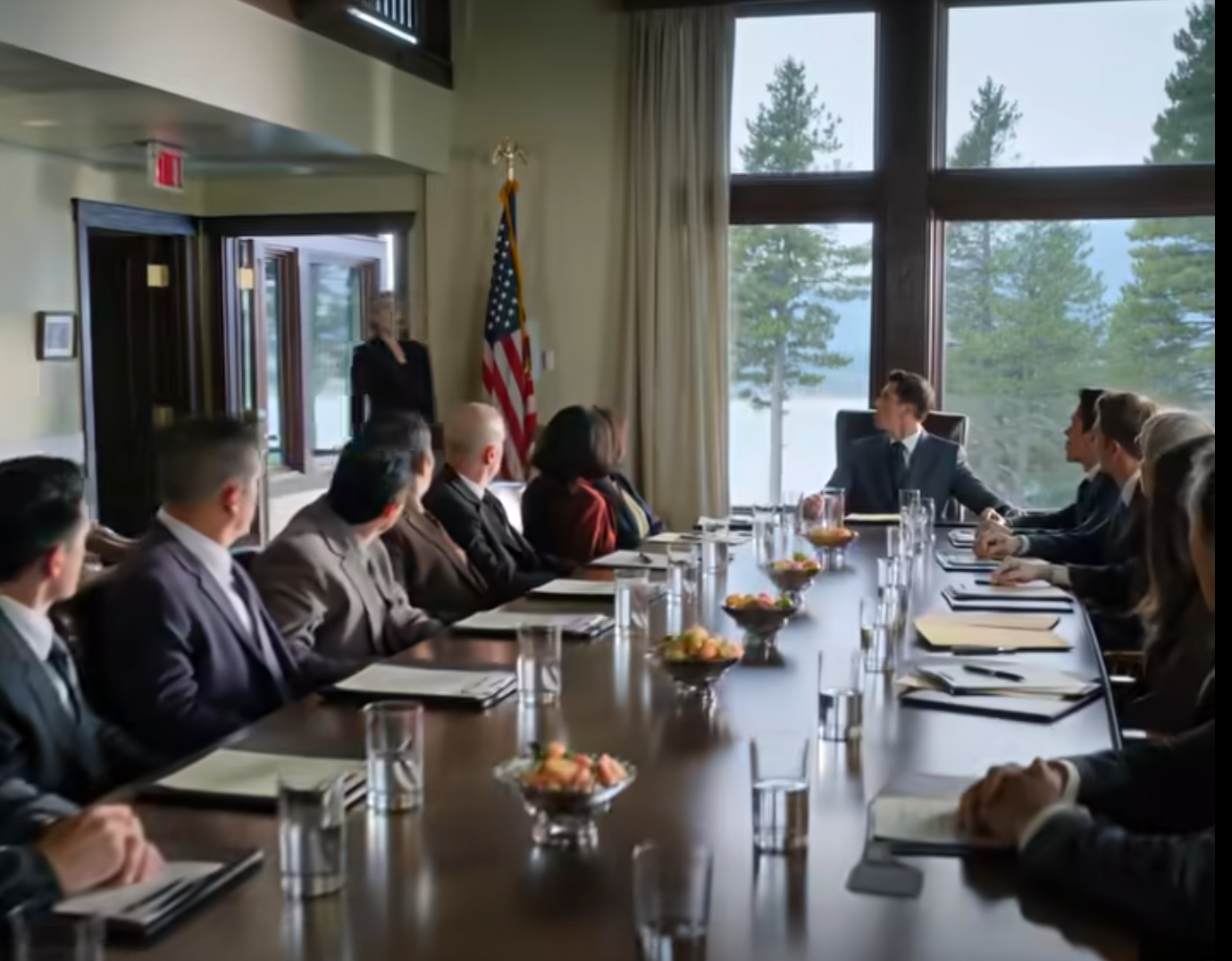 Han presenterade sin flickvän som min “uppgradering” på vår jubileumsmiddag. Nio dagar senare på företagsretreatet kom jag in som hans nya chef. LE MOT MIG – Nyheter