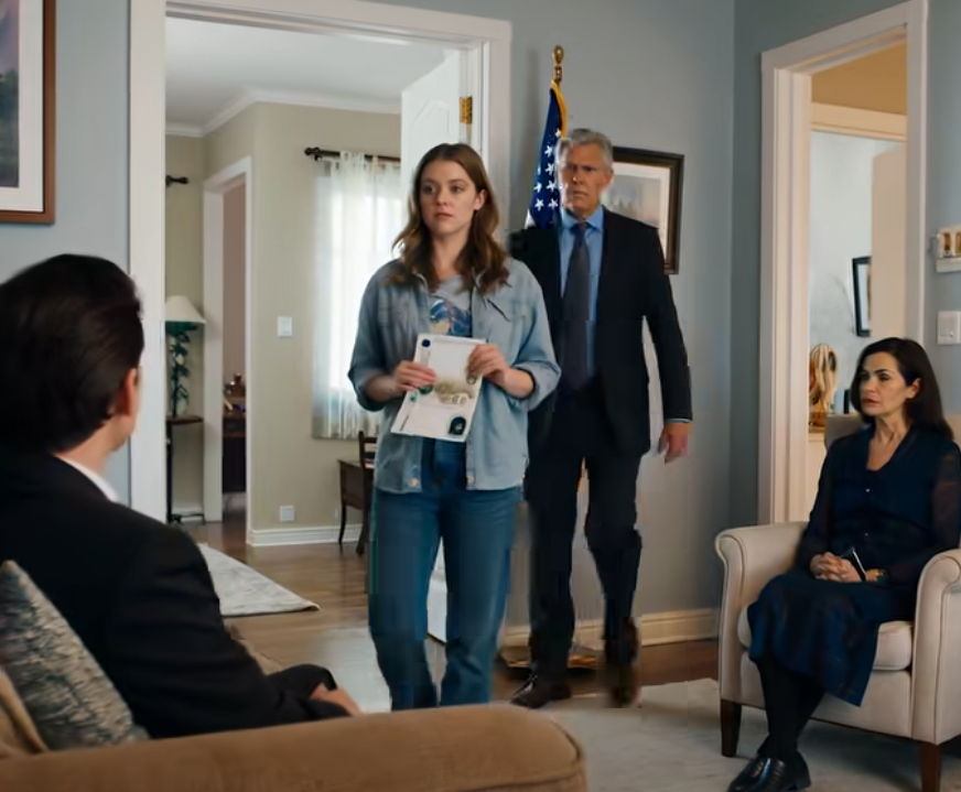 Mina föräldrar tog ut 250 000 dollar som jag hade sparat i 10 år till ett hus. När jag fick reda på det sa pappa: “Tack för att du är så förtroendeingivande.” Jag kunde inte sluta skratta – för kontot de tog från var lockbete… Och de riktiga pengarna var redan låsta.