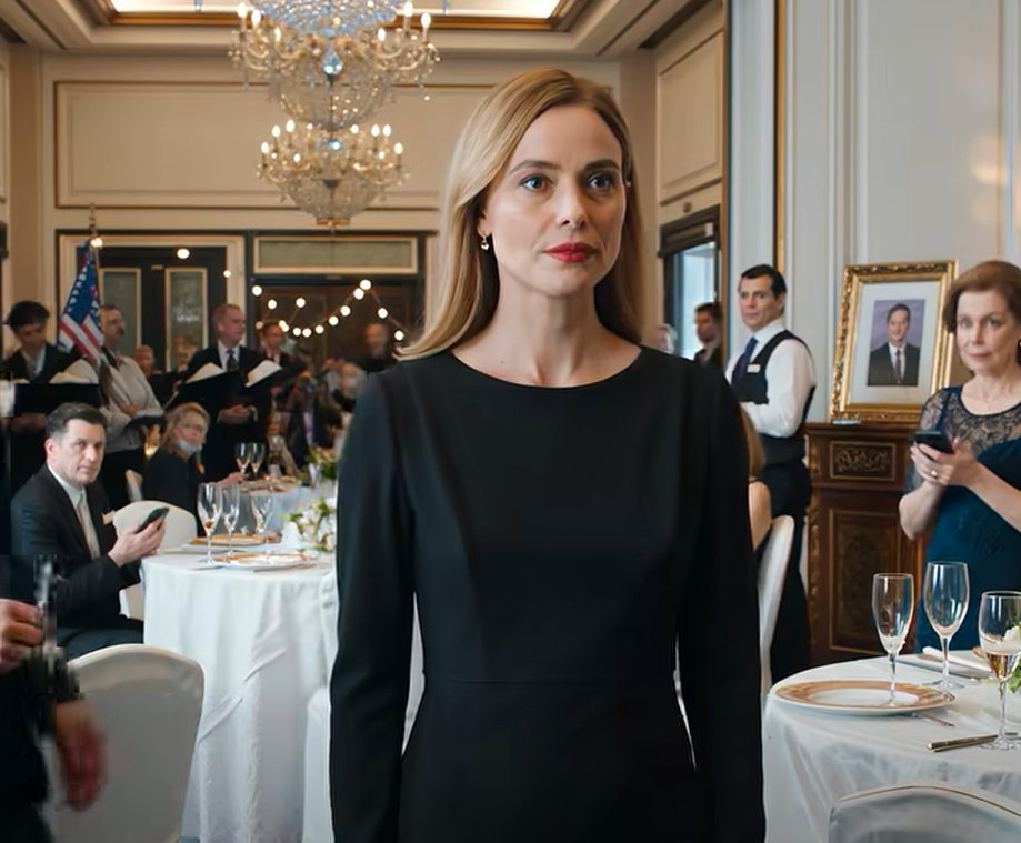 På pappas födelsedagsmiddag berömde han min bror … och nämnde mig knappt. Jag bråkade inte – jag bara gick. Minuter senare tände en affärsvarning upp telefonerna. – Nyheter