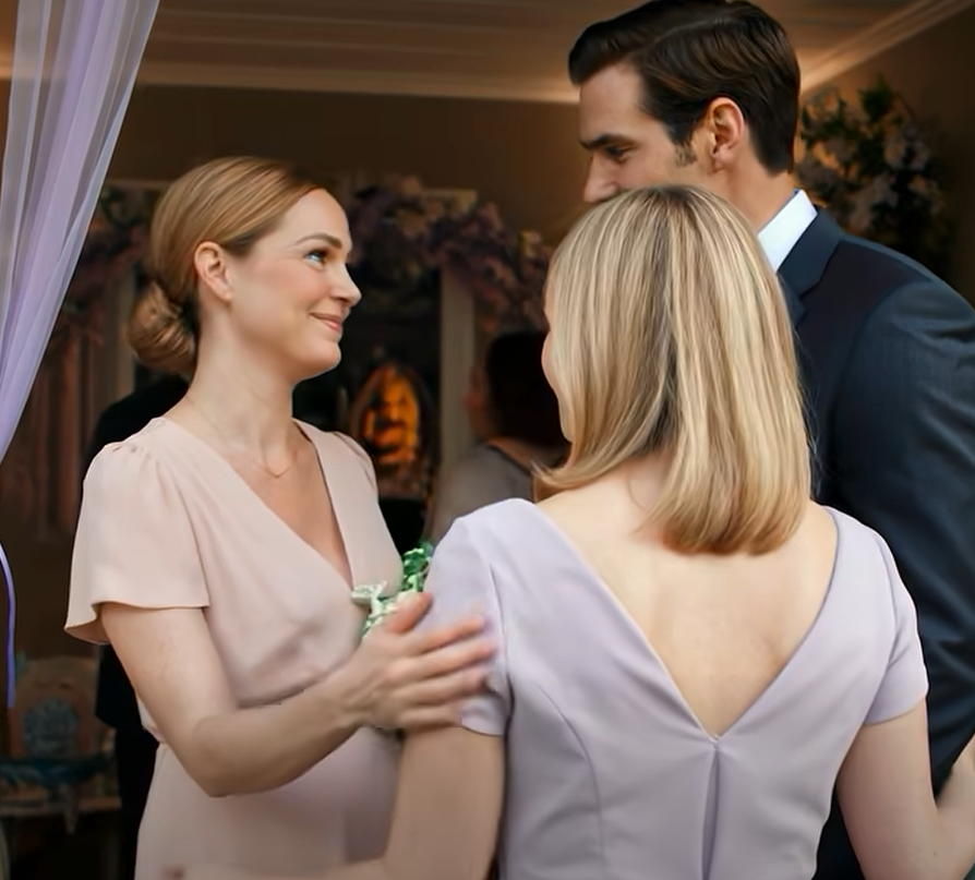 Allt på min bästa väns babyshower verkade perfekt. Men sedan lutade sig min man fram och viskade: “Vi måste gå. Nu.” Jag blev förstummad. “Varför? Vad händer?” Han sa inte ett ord förrän vi kom till bilen. Till slut vände han sig mot mig och frågade: “Du… såg det verkligen inte, eller hur?” DET HAN SA SÄDAN FÅR JAG ATT KRÄVA I MAGAN. – Nyheter