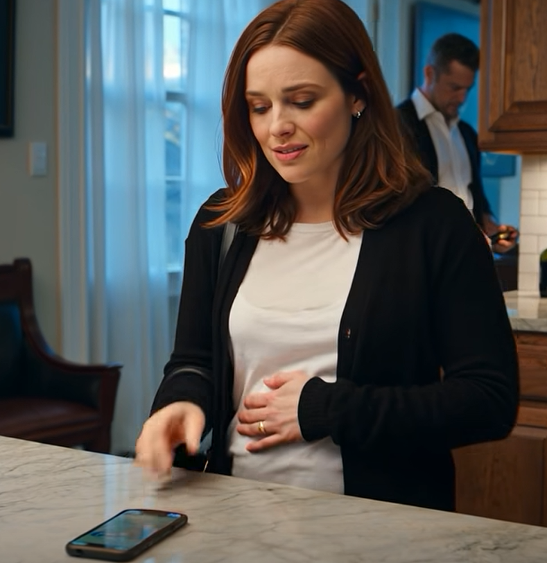 Jag kom hem från JFK med mitt livs lyckligaste hemlighet, och när jag väl stod i mitt eget sovrum kändes mitt äktenskap inte längre som hemma.