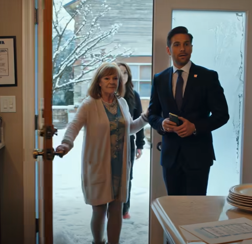 ”Din åsikt spelar ingen roll här”, sa min svärson – precis vid bordet i huset jag byggt. Jag gick lugnt mot dörren och gjorde något som fick hela rummet att frysa till is. Den natten förändrades allt.