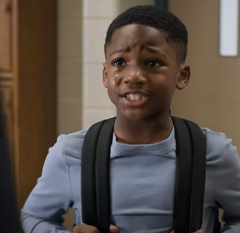 ”Min pappa uppfostrade inte en lögnare, frun”: Efter att en lärare rev sönder en svart fjärdeklassares uppgift och sa att en pojke från en hyreslägenhet inte kunde vara son till en fyrstjärnig general, nådde ett tyst mejl receptionen, rektorn blev blek och alla i klassrummet insåg att nästa person som gick genom dörren var på väg att förändra allt – Nyheter