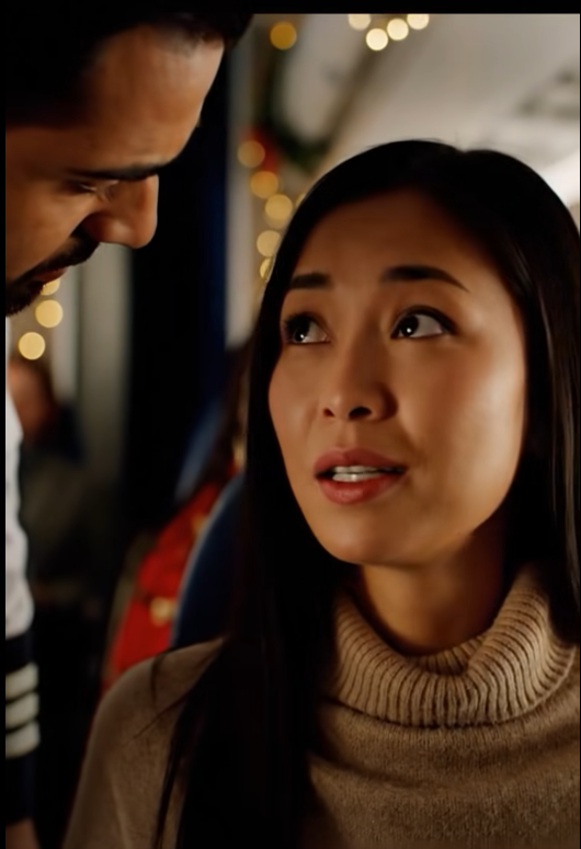 Pilot beordrar svart kvinna att flytta säten på julafton – Hon är miljardären som äger planet – Familjeberättelser