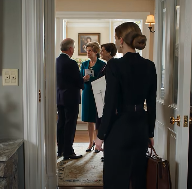 Jag kom hem efter begravningen för att berätta för mina föräldrar och syster att min man hade lämnat mig 8,5 miljoner dollar och sex loftlägenheter på Manhattan. Men i samma ögonblick som jag gick in i huset hörde jag av misstag mina föräldrars samtal. Det jag hörde gjorde mig chockad…